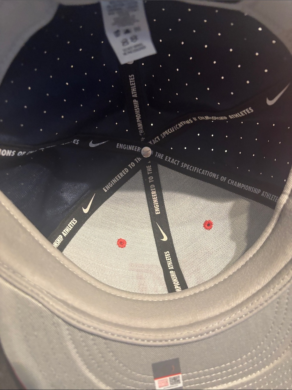 Nike ole miss Navy and Red Snapback Hat with Embroidered M Logo - Picture 4 of 5